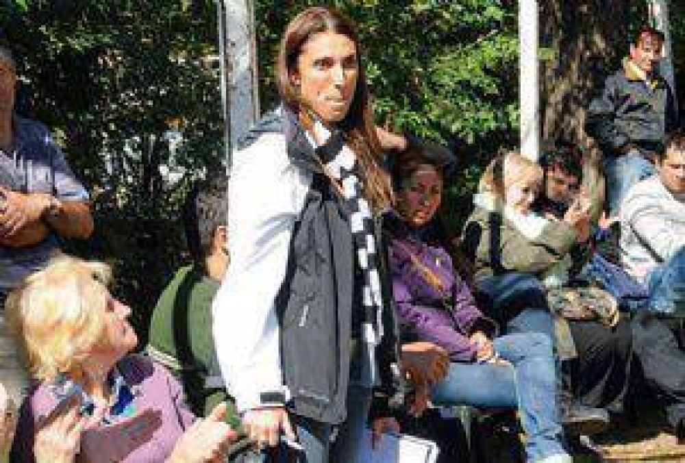 La kirchnerista Mar�a Laura Orce reemplaza a Marisi en la lista de V�ctor Curvino