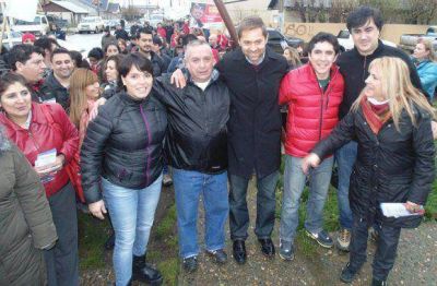 Sciurano y Boyadjian caminaron en R�o Grande junto a ciento de personas