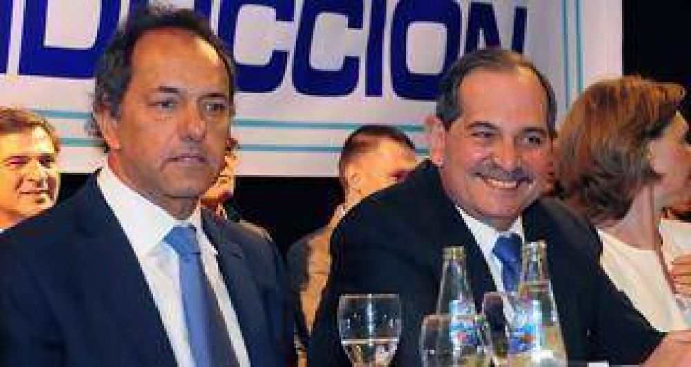 Junto a Scioli, Alperovich anunciar�a su candidatura a senador