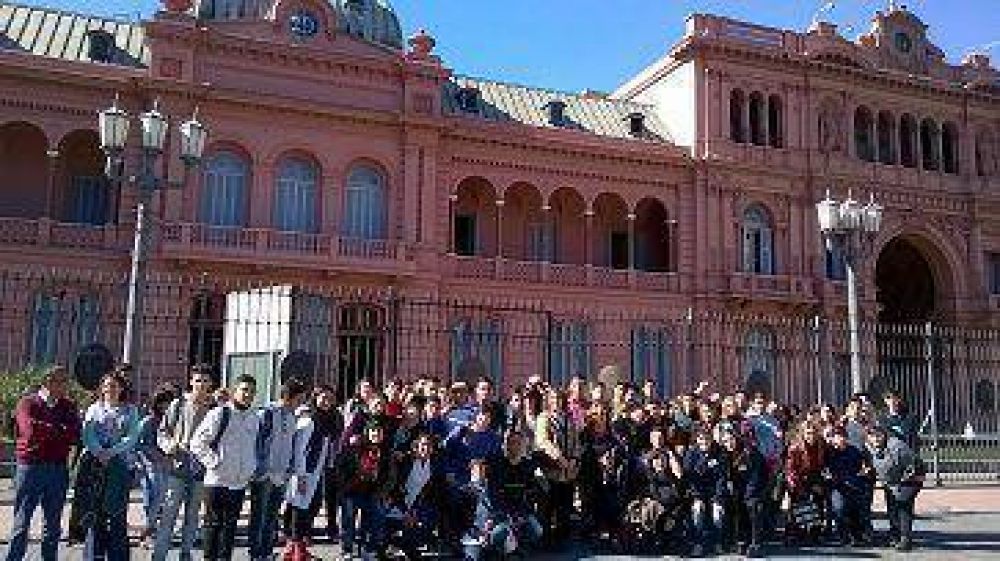 Lan�s: 150 estudiantes en la Casa Rosada y el museo del bicentenario
