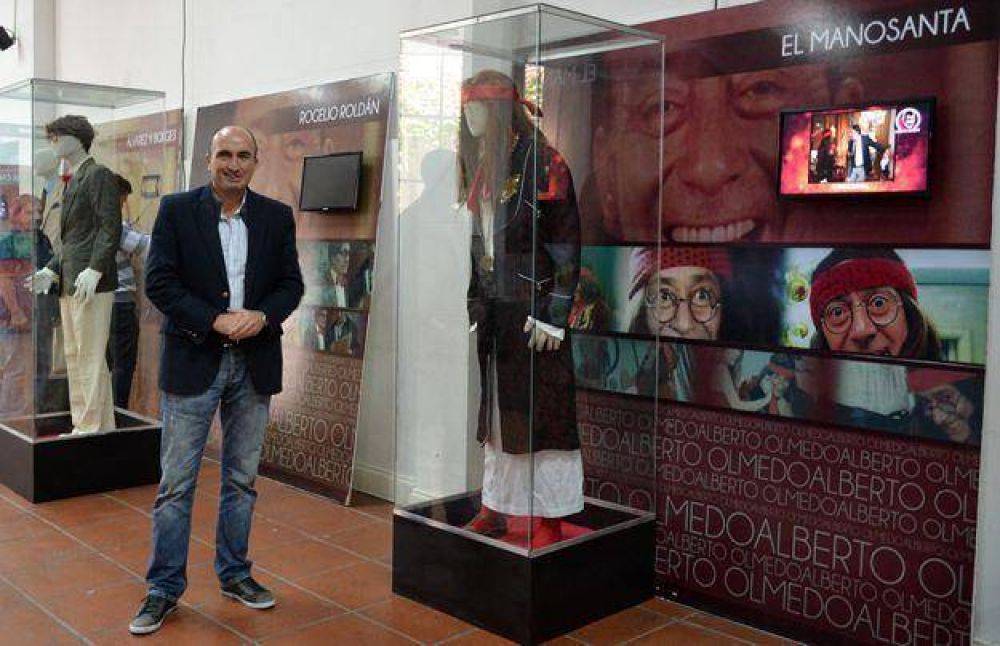 Se exhibe la Muestra sobre Alberto Olmedo en el Saln Rivadavia