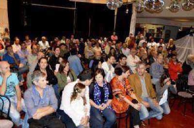 El doctor Aldo Pignanelli brind� una conferencia convocado por el diputado Britos
