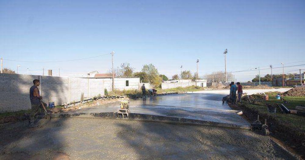 Avanza a buen ritmo la construcci�n de las rotondas en Mitre y Costanera