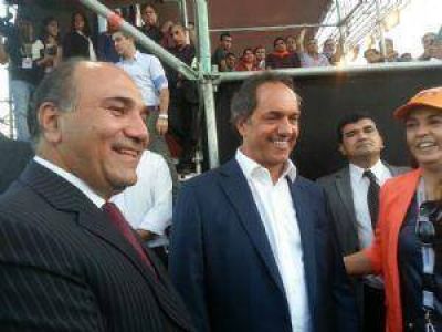 Prometen obras h�dricas para la provincia