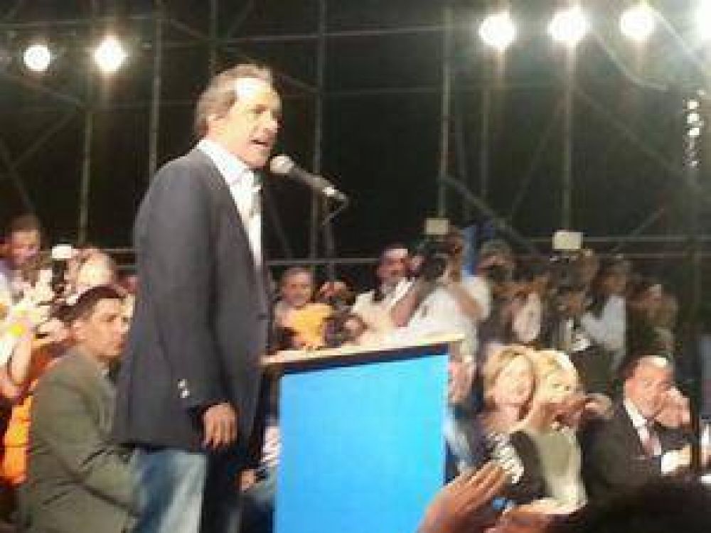 Hubo incidentes en el Hip�dromo en el acto de Scioli
