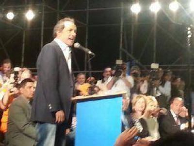Hubo incidentes en el Hip�dromo en el acto de Scioli