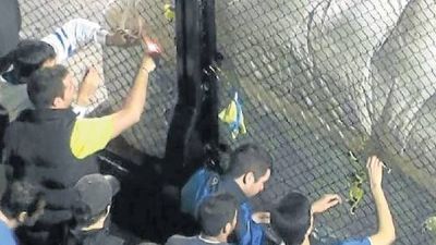 Ya individualizaron a los barras que agredieron a los jugadores de River
