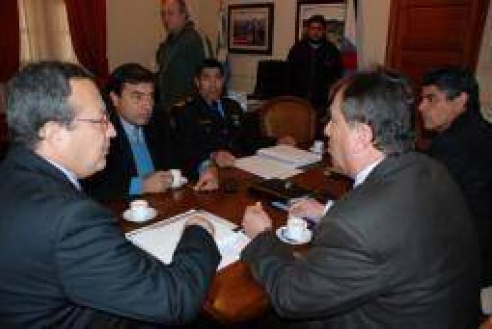 El gobierno promete que reforzar� a la Polic�a para mejorar la seguridad