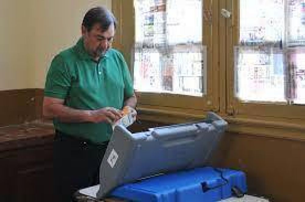 Miguel Isa: �El sistema de voto electr�nico garantiza transparencia�