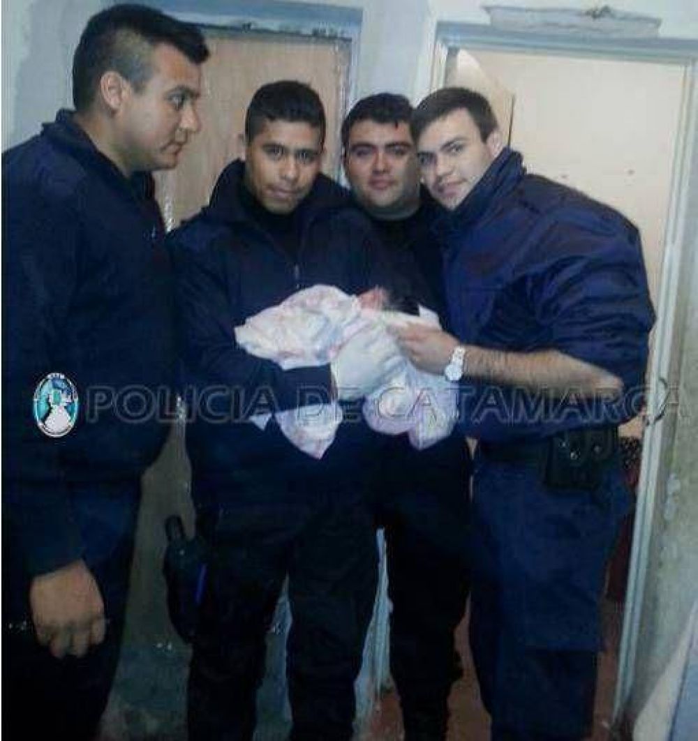Poli-parteros ayudaron a una madre a dar a luz una beba
