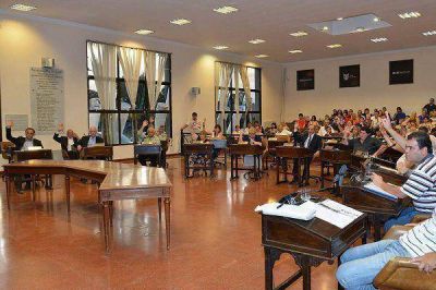 El HCD de Tigre apoya la continuidad de Carlos Fayt
