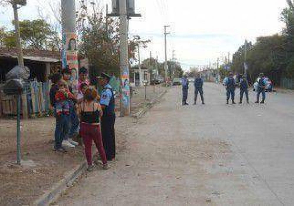 Los Chavos balearon una gomer�a en toma La Familia