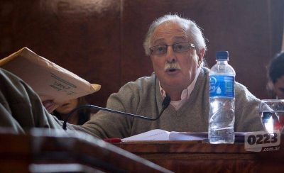 Licencias truchas: con duras cr�ticas, concejal renunci� a Comisi�n del HCD