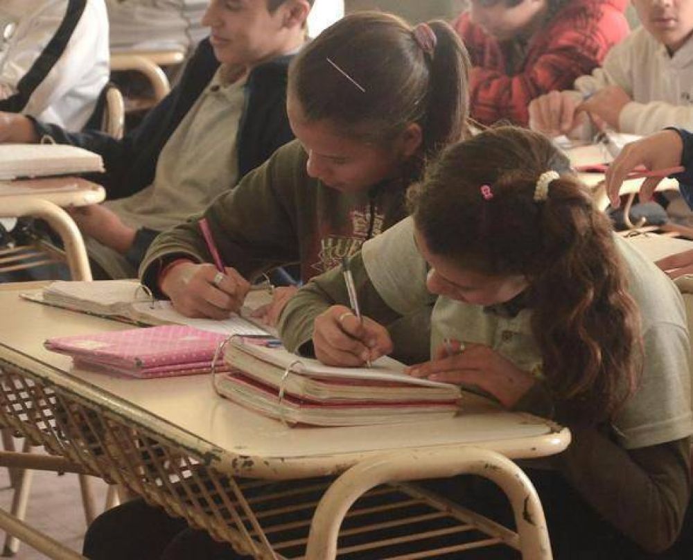Docentes en alerta por alumnos que asisten drogados a la escuela
