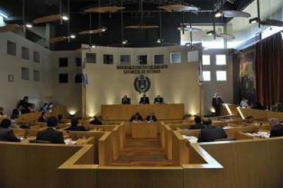 Mayor�a antialperovichista en el Concejo