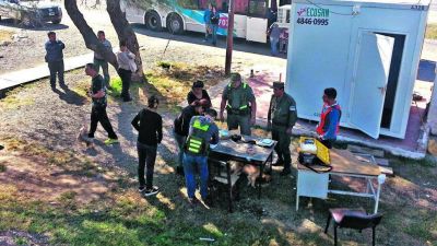 Detienen a una mujer en Trancas por llevar un kilo de coca�na en �mnibus f