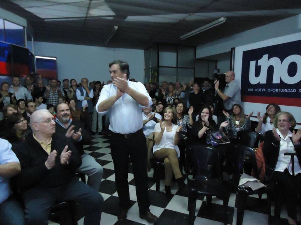 El gerente del Banco Provincia de Dorrego lanz� su precandidatura a intendente de Su�rez