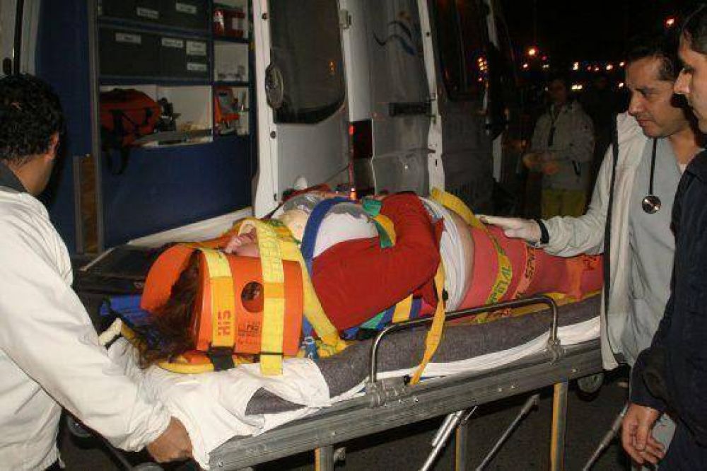 Fuerte choque en Autovía y calle Corrientes: mujer herida