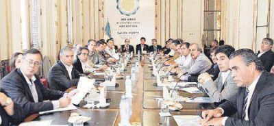 Marat�n de Cristina: 3 actos en 72 hs., con gui�os en la porf�a K
