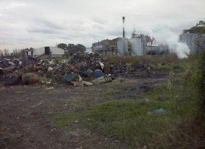Vecinos tildaron al intendente Santalla de 