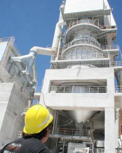 Ponen U$S 100 millones para otro horno en la calera de Albard�n