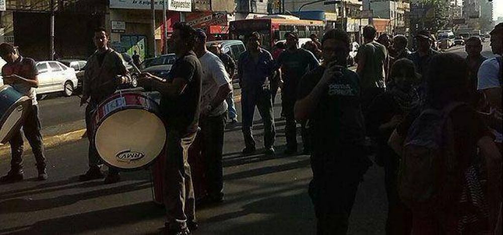 Trabajadores resisten el remate de una f�brica