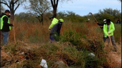 Contin�a el operativo de limpieza en el Barrio Progreso y Sue�os