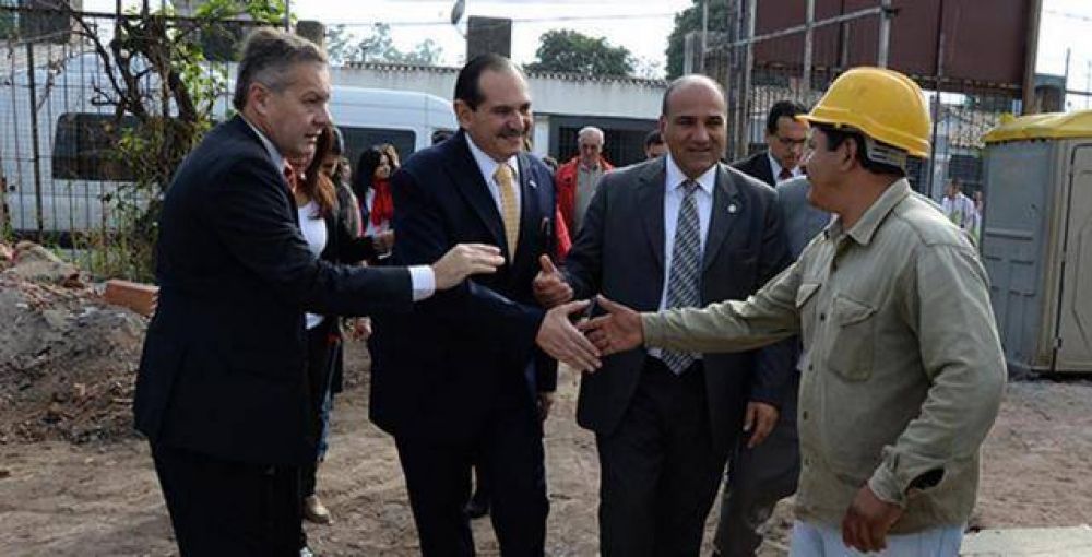 Alperovich: �Amaya quiere entregar el Gobierno a la UCR�
