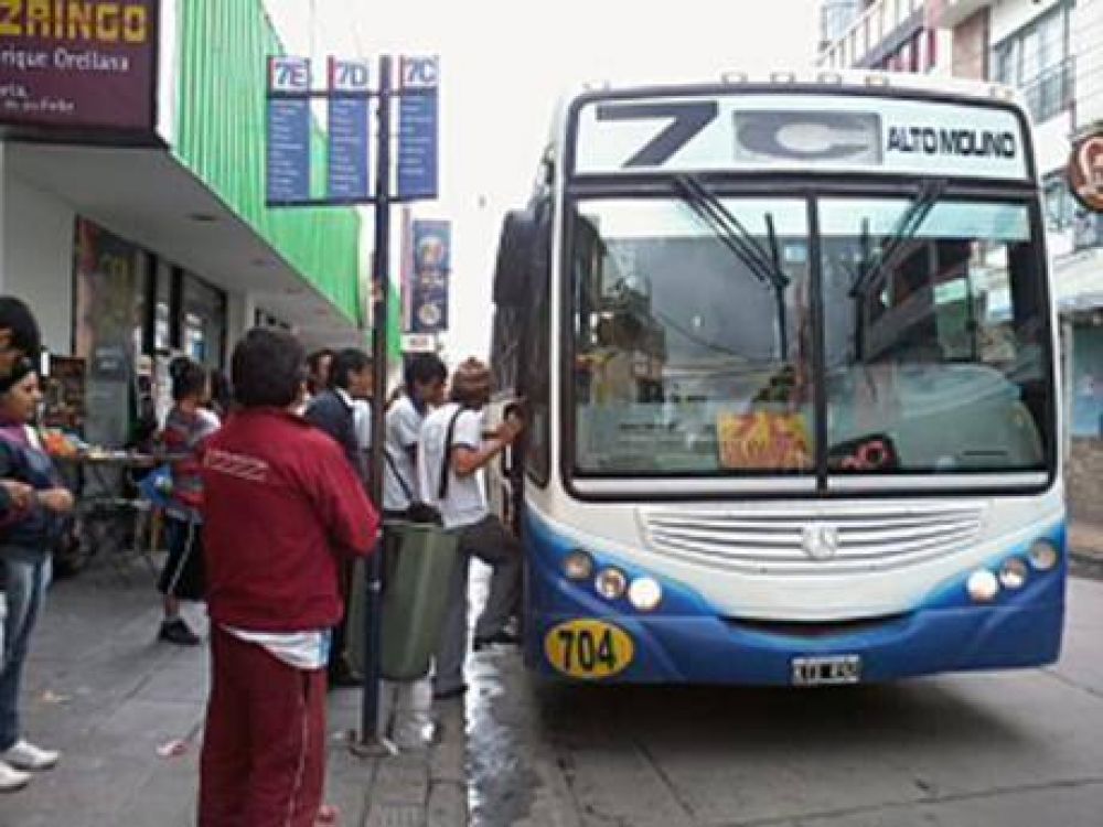 Saeta deber� incorporar choferes mujeres