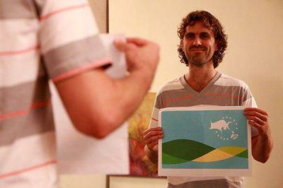 Francisco Melchiori es el ganador del concurso de la bandera oficial