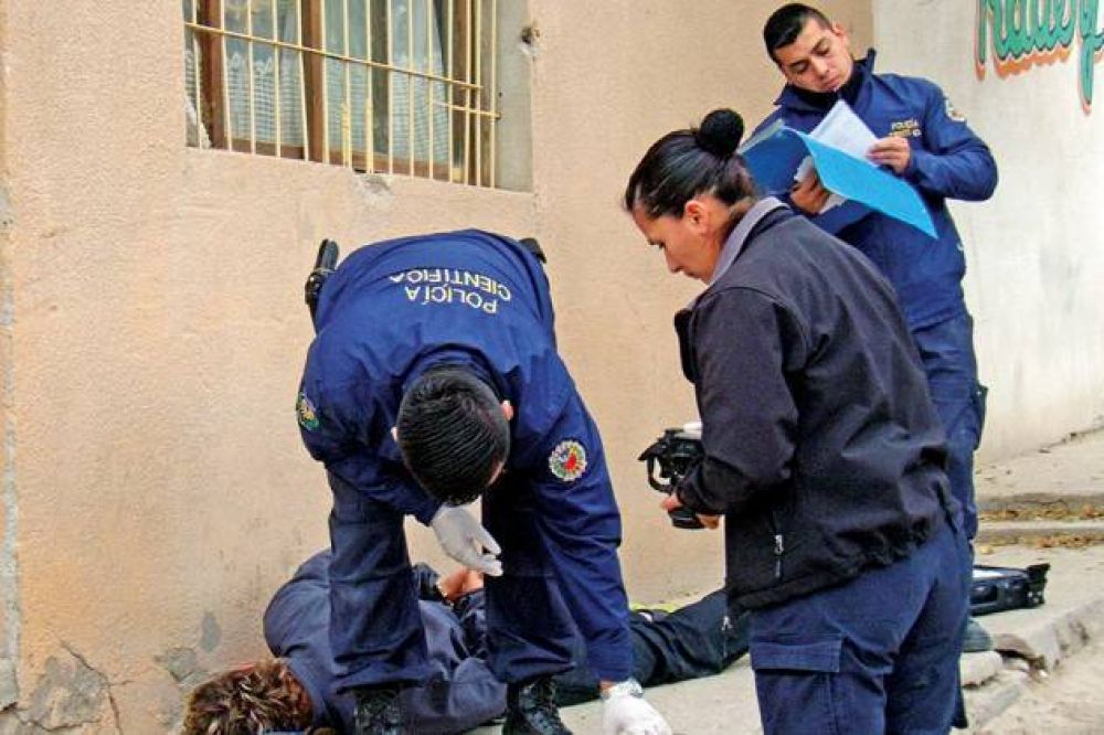 Trelew: asaltaron a due�o de estaci�n de servicio y a punta de pistola le robaron cerca de 200 mil pesos