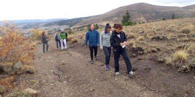NATACION : �Caminat� recreativa por bellos paisajes