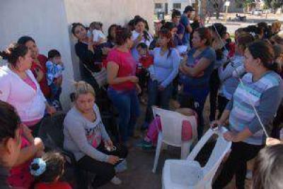 Pidieron detener a 40 mujeres que usurparon un barrio