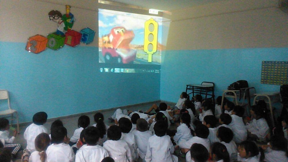 Charlas de sensibilizacin vial en los colegios de la ciudad