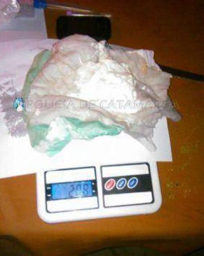 Desbaratan punto de venta de drogas en el Santa Marta