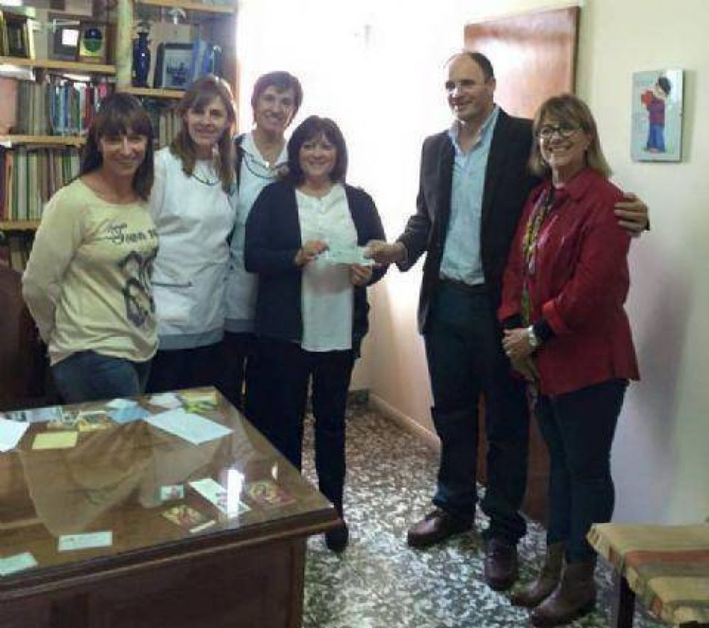 El diputado Santiago entreg un subsidio al Instituto San Jos de Rojas