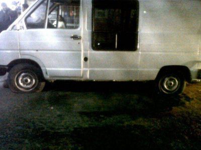 Vendedor resiste control pinchando las gomas del veh�culo de inspectores