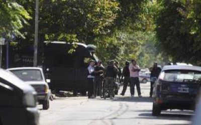 Un polic�a de la bonaerense us� de reh�n a su familia en Almirante Brown