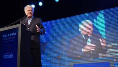 De la Sota prometer� casi 1.500 polic�as y 1.000 c�maras