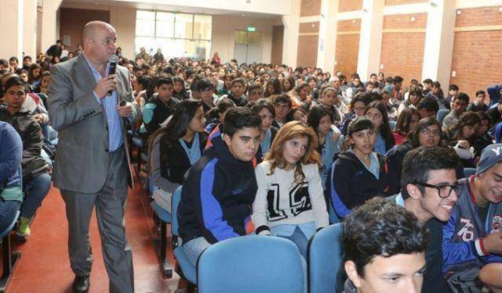 Amplia convocatoria en la jornada Compromiso por la Seguridad Vial