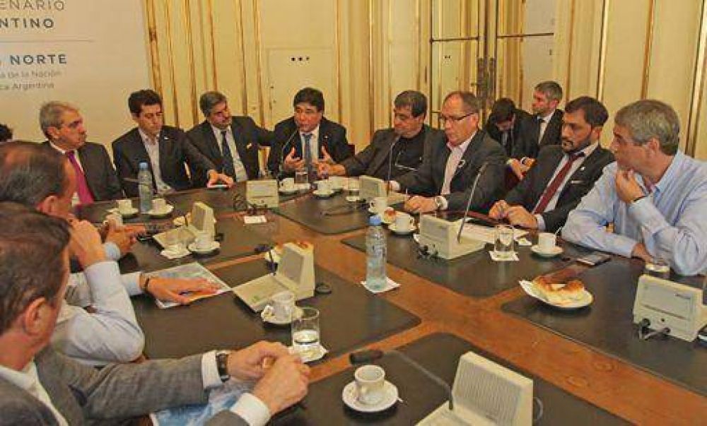 An�bal Fern�ndez, De Pedro y Zannini planificaron los festejos de la Semana de Mayo y convocaron a intendentes