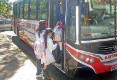 Un tercio de los estudiantes primarios ya viaja gratis