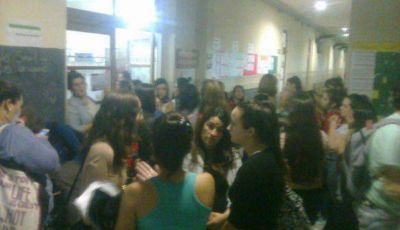 Por renuncia y falta de clases, protestaron alumnos del ISFDyT N� 33
