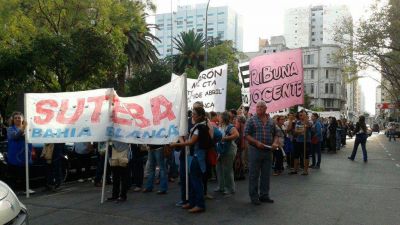 Docentes reclaman por sueldos mal liquidados desde hace 4 a�os