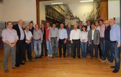 Inza particip� de una nueva reuni�n del G-30 donde se ratific� el liderazgo de CFK