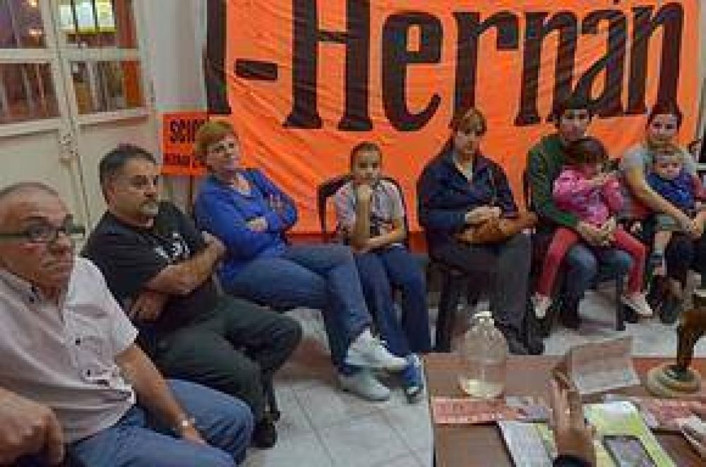 Bertellys se reuni� con adjudicatarios del Barrio Bidegain y se reunir� con Jos� Gonz�lez Hueso