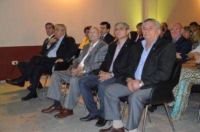 El Intendente Infante particip� de la asunci�n de autoridades del CPCE