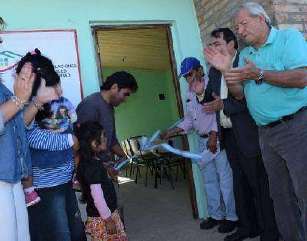 Inauguran viviendas sociales en el departamento Banda