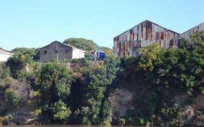San Nicol�s: Denuncia contra el Cuartel Militar por contaminaci�n del R�o Paran�