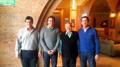 Finalmente el PRO y la UCR ir�n juntos, Camacho tambi�n se sum�